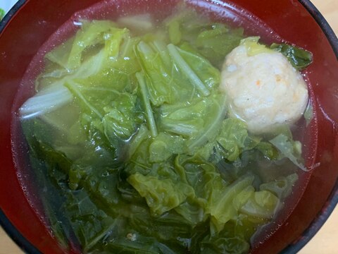 鶏団子と白菜とお豆腐の中華スープ
